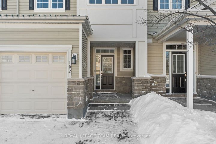 Photo 2 at 102 Lochnaw Private, Nepean (Stonebridge), Ottawa
