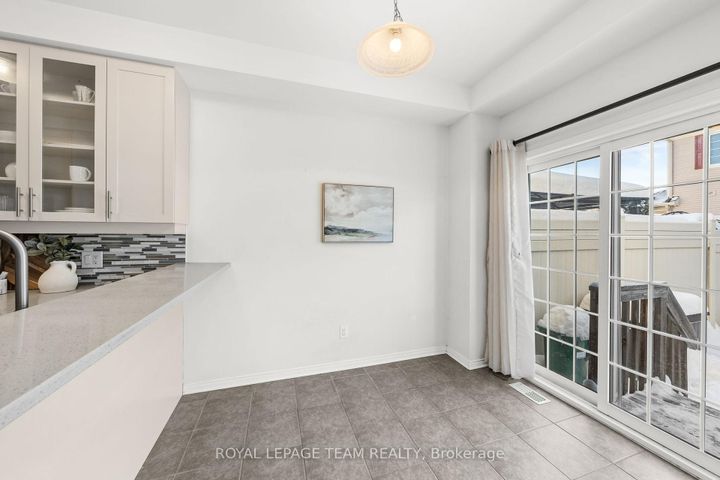 Photo 19 at 102 Lochnaw Private, Nepean (Stonebridge), Ottawa