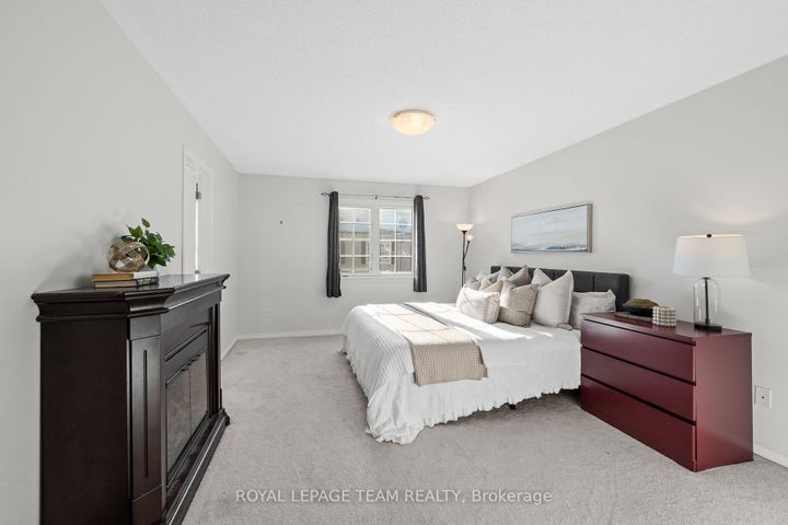 Photo 26 at 102 Lochnaw Private, Nepean (Stonebridge), Ottawa