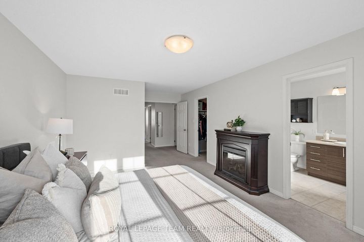 Photo 28 at 102 Lochnaw Private, Nepean (Stonebridge), Ottawa