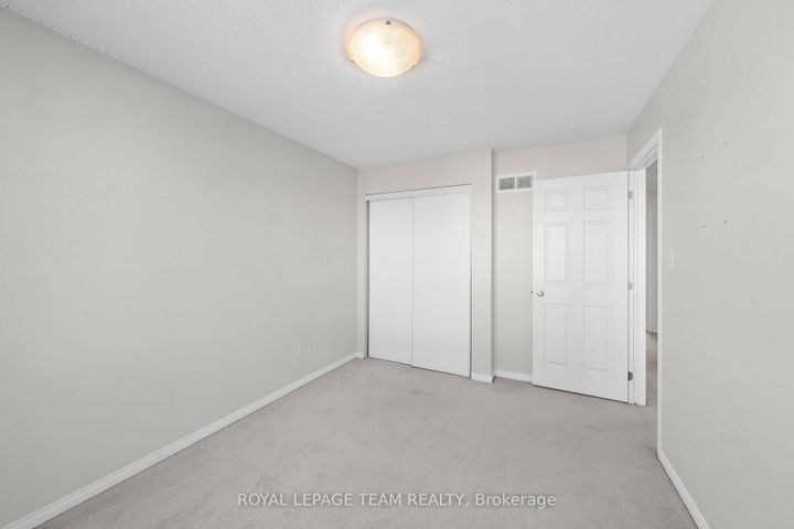 Photo 37 at 102 Lochnaw Private, Nepean (Stonebridge), Ottawa