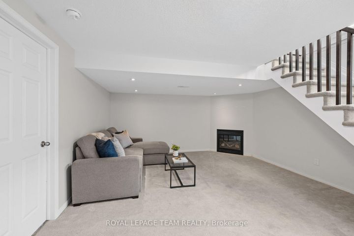 Photo 40 at 102 Lochnaw Private, Nepean (Stonebridge), Ottawa