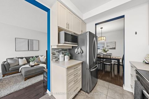 Photo 16 at 102 Lochnaw Private, Nepean (Stonebridge), Ottawa