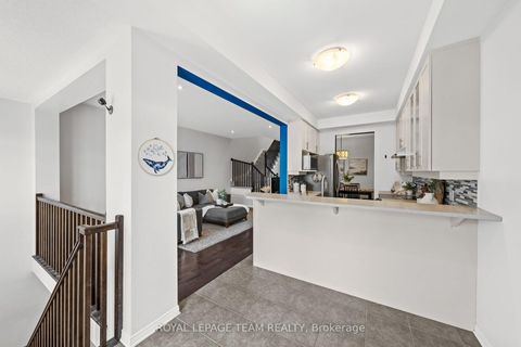 Photo 21 at 102 Lochnaw Private, Nepean (Stonebridge), Ottawa