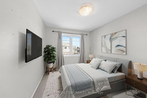 Photo 36 at 102 Lochnaw Private, Nepean (Stonebridge), Ottawa