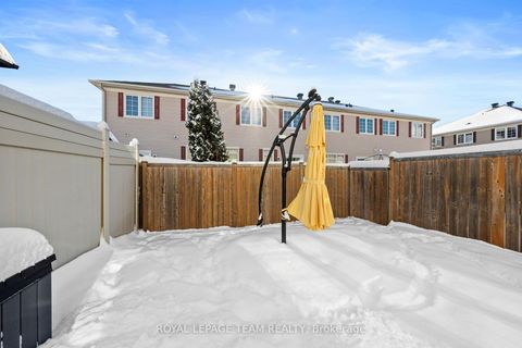 Photo 44 at 102 Lochnaw Private, Nepean (Stonebridge), Ottawa