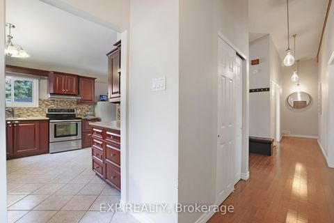 Photo 3 at 136 Resthaven Avenue, Constance Bay