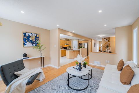 Photo 11 at 361 Celtic Ridge Crescent, Morgan's Grant/South March, Kanata