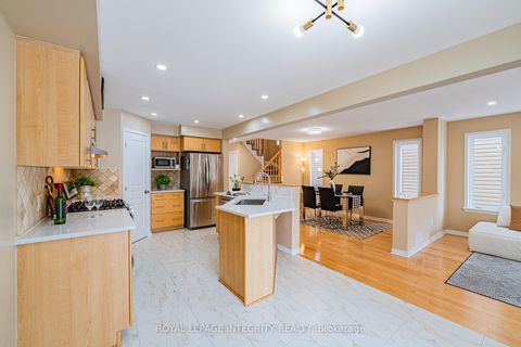 Photo 17 at 361 Celtic Ridge Crescent, Morgan's Grant/South March, Kanata