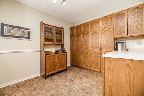 Photo 19 at 14 - 27 Pine Needles Court, Stittsville (Central), Stittsville