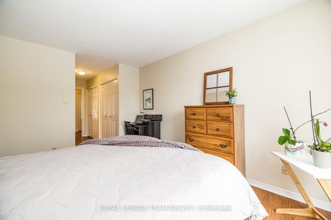 Photo 22 at 14 - 27 Pine Needles Court, Stittsville (Central), Stittsville