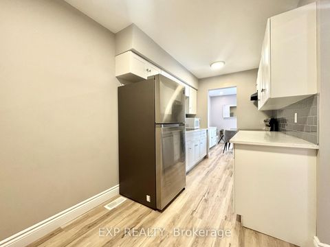 Photo 3 at 1584 Hoskins Crescent, Fallingbrook/Pineridge, Orleans