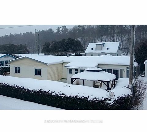 Photo 1 at 95 - 3535 St. Joseph Boulevard, Fallingbrook/Ridgemount, Orleans