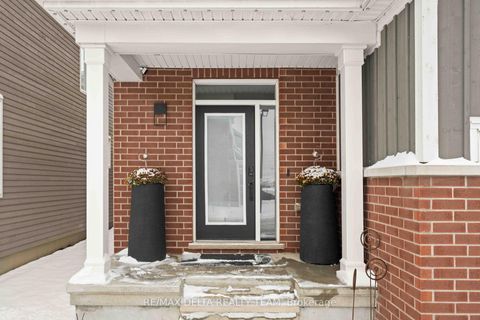 Photo 2 at 58 HACKAMORE Crescent, Goulbourn Twp From Franktown Rd/South To Rideau, Stittsville