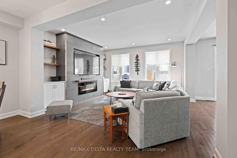 Photo 7 at 58 HACKAMORE Crescent, Goulbourn Twp From Franktown Rd/South To Rideau, Stittsville