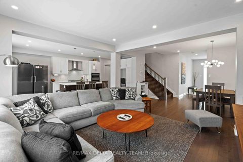 Photo 10 at 58 HACKAMORE Crescent, Goulbourn Twp From Franktown Rd/South To Rideau, Stittsville