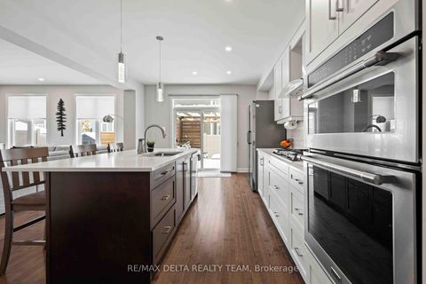 Photo 15 at 58 HACKAMORE Crescent, Goulbourn Twp From Franktown Rd/South To Rideau, Stittsville