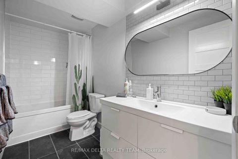 Photo 33 at 58 HACKAMORE Crescent, Goulbourn Twp From Franktown Rd/South To Rideau, Stittsville