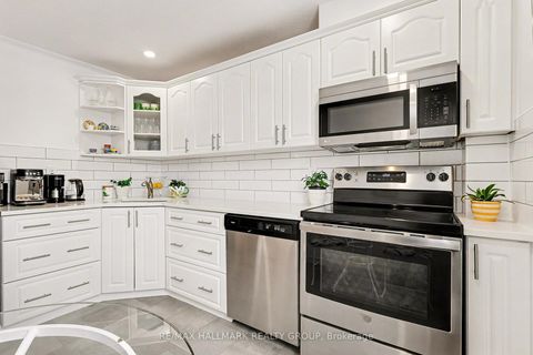 Photo 14 at 6861 Bilberry Drive, Convent Glen North, Orleans