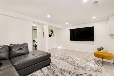 Photo 24 at 6861 Bilberry Drive, Convent Glen North, Orleans