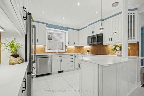 Photo 11 at 1916 Leclair Crescent, Queenswood Heights South, Orleans