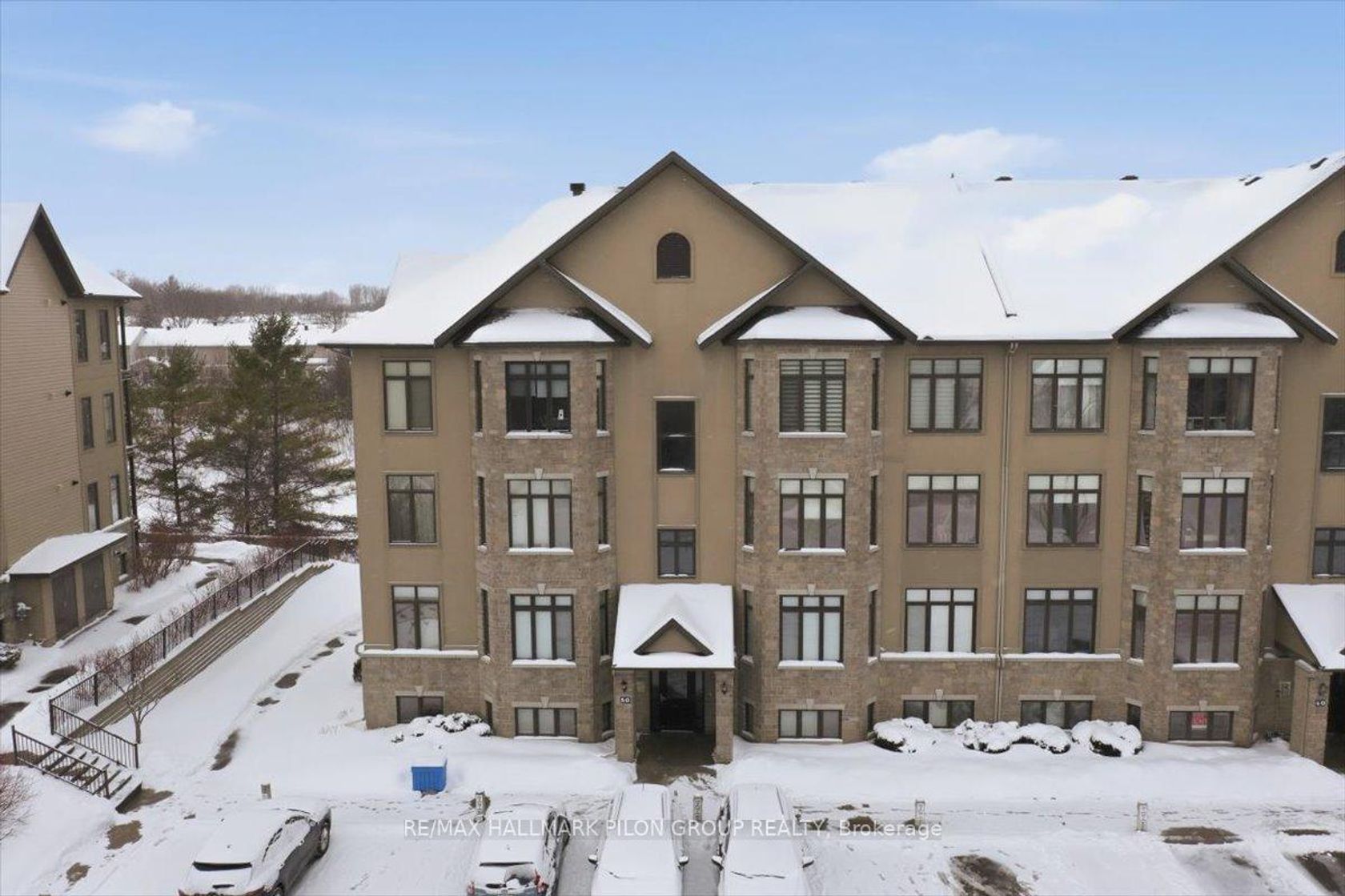 4 - 50 Prestige Circle, Chatelaine Village, Orleans 2