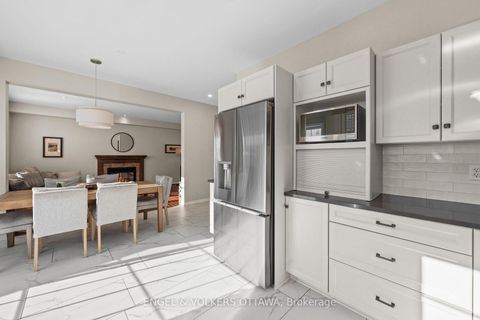 Photo 13 at 406 Keith Crescent, Mer Bleue/Bradley Estates/Anderson Park, Orleans