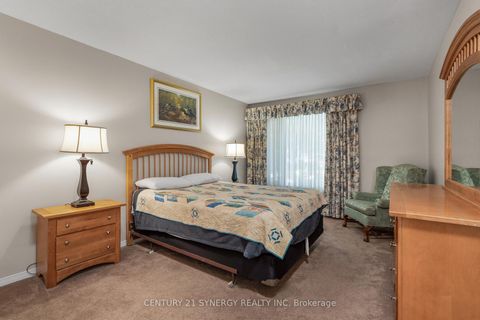 Photo 19 at 16 - 32 Innesbrook Court, Stittsville (Central), Stittsville