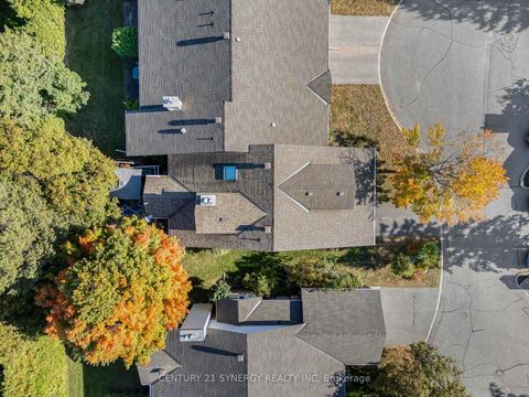 Photo 37 at 16 - 32 Innesbrook Court, Stittsville (Central), Stittsville