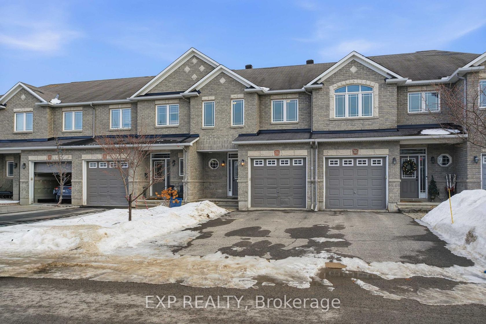 705 Regiment Avenue, Emerald Meadows/Trailwest, Kanata 2