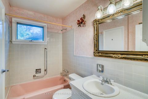 Photo 24 at 55 Drummond Street W, Perth