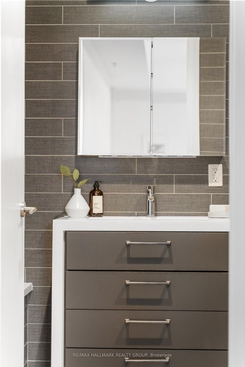 Photo 37 at 1007 - 428 Sparks Street, Ottawa Centre