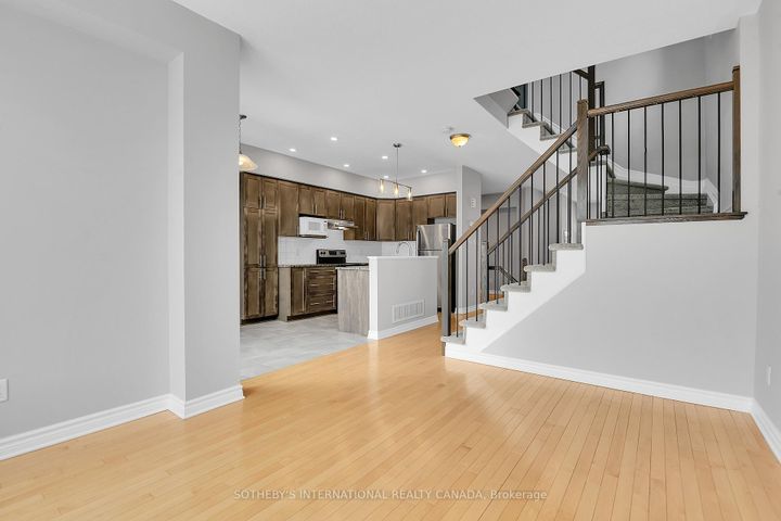 Photo 12 at 116 Popplewell Crescent, Nepean (Cedargrove/Fraserdale), Ottawa