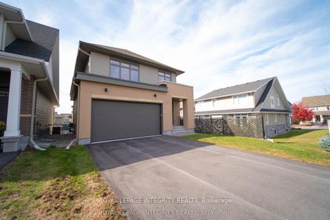 Photo 2 at 28 Greensand Place, Kanata Lakes/Heritage Hills, Kanata