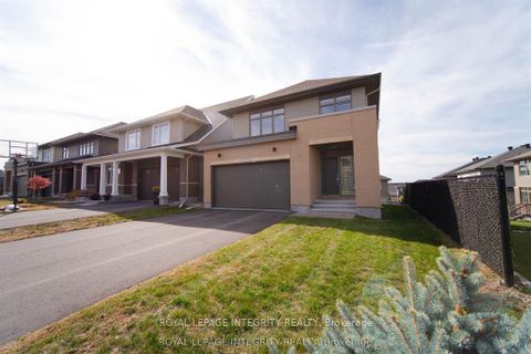 Photo 3 at 28 Greensand Place, Kanata Lakes/Heritage Hills, Kanata