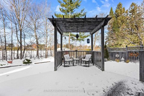 Photo 4 at 22 Banting Crescent, Beaverbrook, Kanata