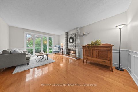 Photo 12 at 22 Banting Crescent, Beaverbrook, Kanata