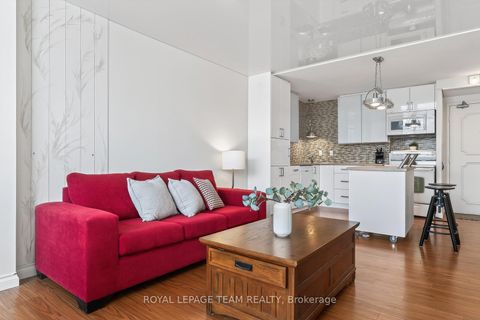 Photo 3 at 809 - 530 Laurier Avenue W, Ottawa Centre