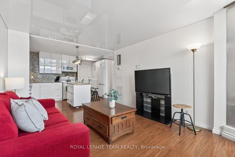 Photo 4 at 809 - 530 Laurier Avenue W, Ottawa Centre