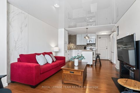 Photo 5 at 809 - 530 Laurier Avenue W, Ottawa Centre