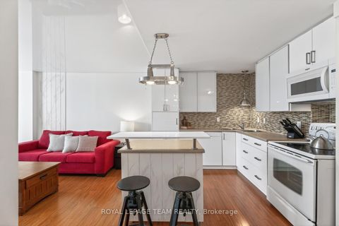 Photo 9 at 809 - 530 Laurier Avenue W, Ottawa Centre