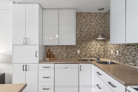 Photo 13 at 809 - 530 Laurier Avenue W, Ottawa Centre