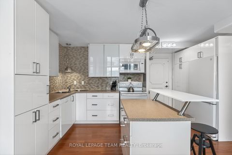 Photo 14 at 809 - 530 Laurier Avenue W, Ottawa Centre