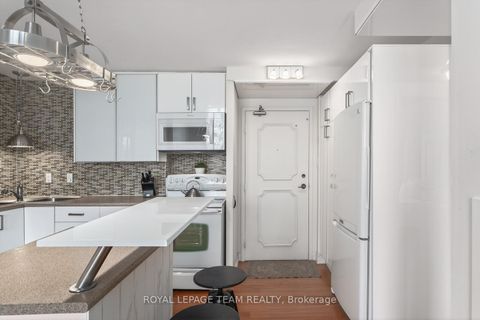 Photo 20 at 809 - 530 Laurier Avenue W, Ottawa Centre