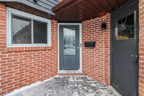 Photo 1 at 1876 Prestwick Drive, Queenswood Heights South, Orleans