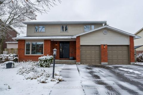 Photo 0 at 28 Holitman Drive, Nepean (Knollsbrook), Ottawa