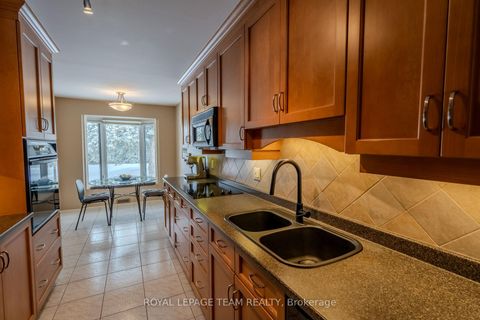 Photo 10 at 118 Seabrooke Drive, Glencairn/Hazeldean, Kanata
