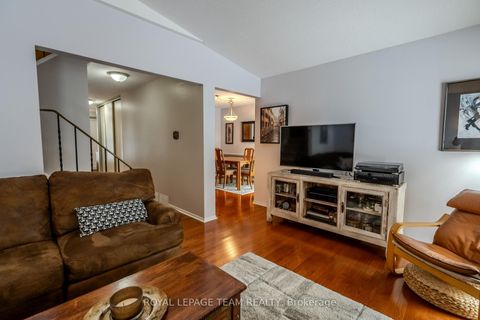 Photo 16 at 118 Seabrooke Drive, Glencairn/Hazeldean, Kanata