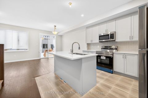 Photo 13 at 887 Eileen Vollick Crescent, Morgan's Grant/South March, Kanata