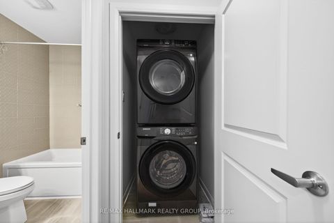 Photo 31 at 887 Eileen Vollick Crescent, Morgan's Grant/South March, Kanata